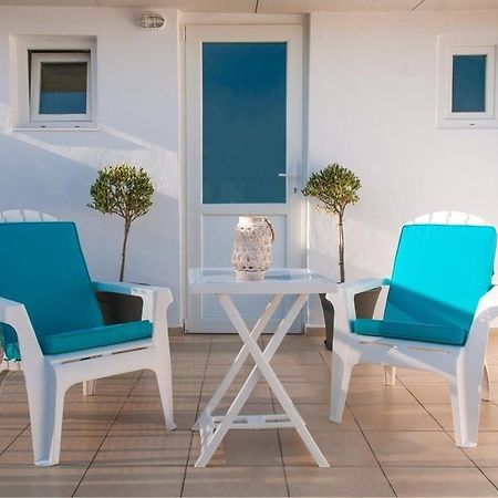 Konstantinou Apartment - Smart & Roof Top Terrace Athena Bagian luar foto
